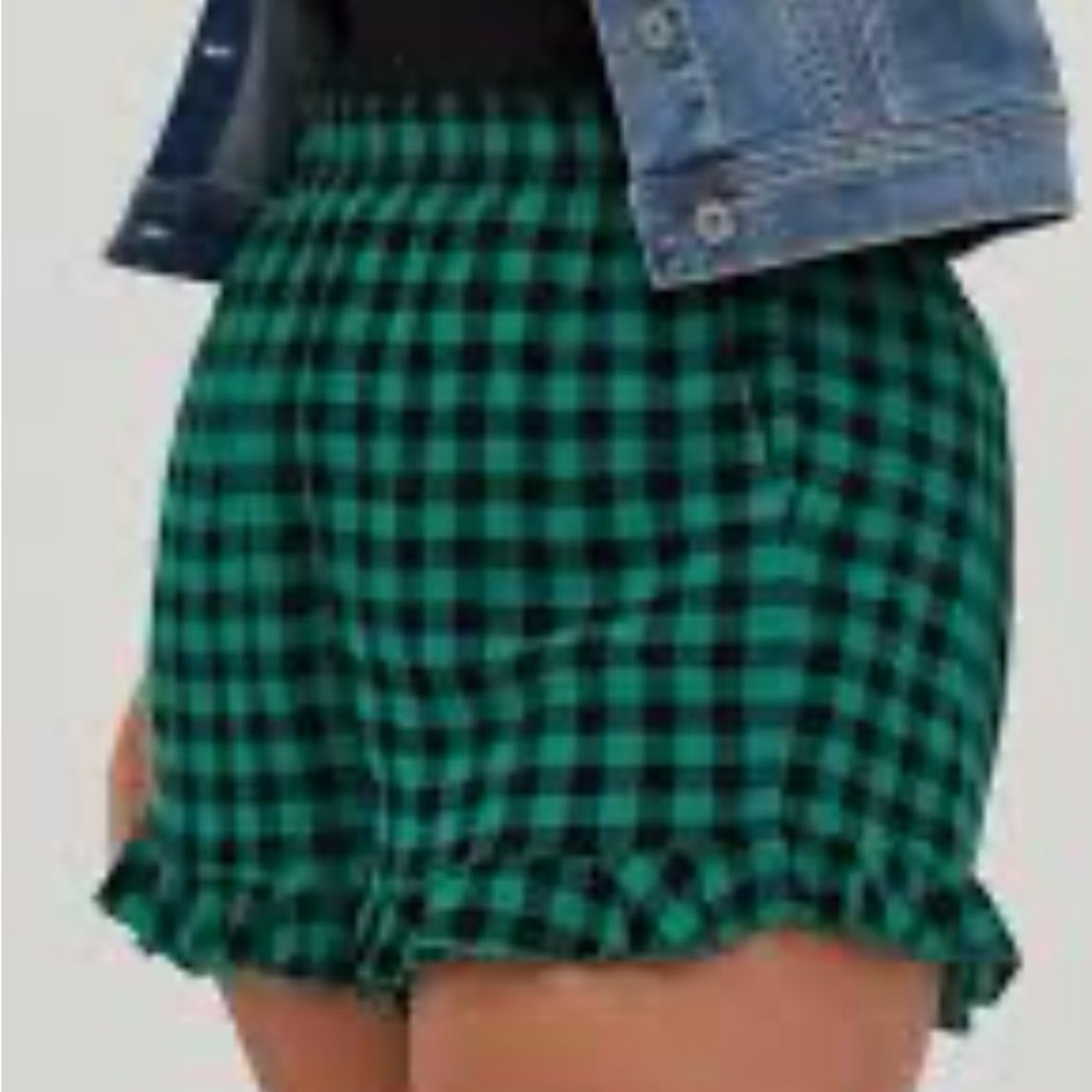 Gently used Torrid size 4 shorts.